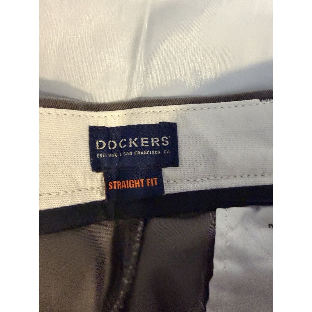 Dockers Easy Khaki Pants Mens 32x34 Gray Straight Fit Stretch No Wrinkles NWT - Picture 5 of 11
